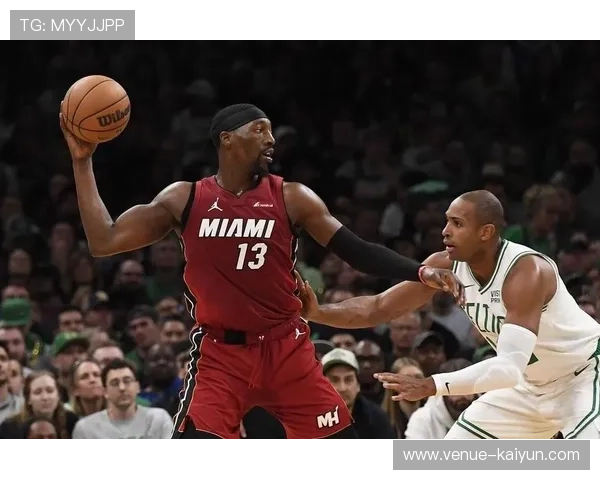 NBA焦点战再掀高潮巨星对决引爆季后赛格局东西部争冠形势骤变