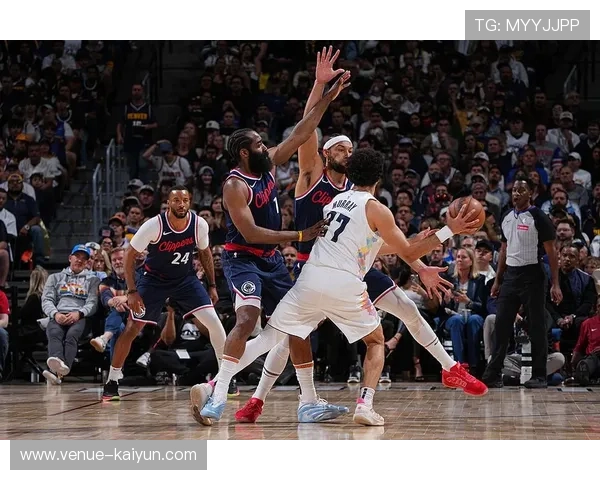 NBA快船迎关键战核心伤情成焦点全队备战升级冲击季后赛席位